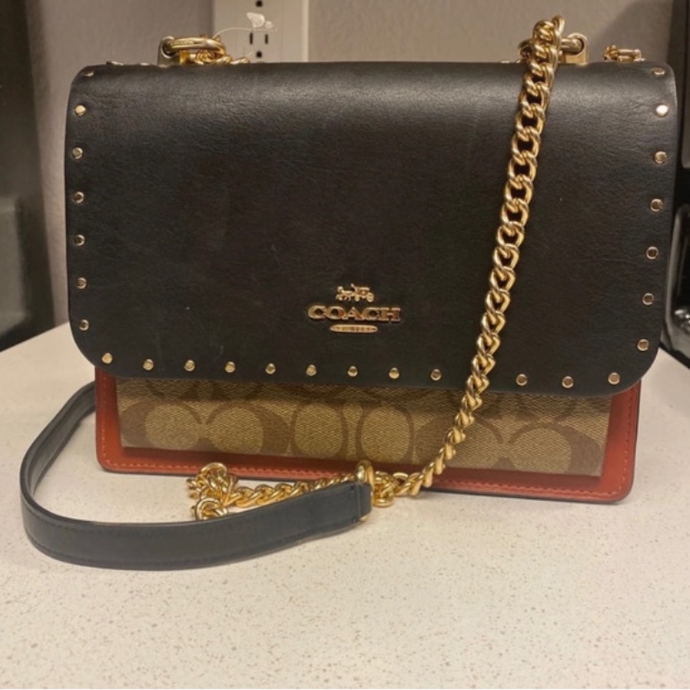 Coach purse like new no damage N0 (underscore under the 0(_) H2377-90400